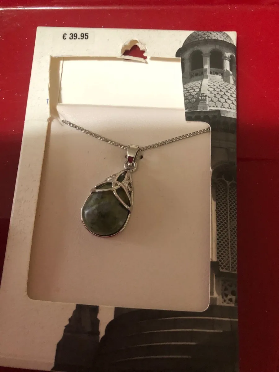 Ladies sliver necklace €25 - Image 3