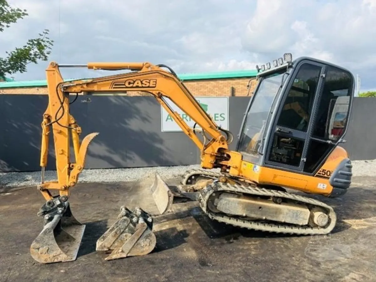 Forklift    ./digger Komatsu Hitachi kobelco jcb - Image 2