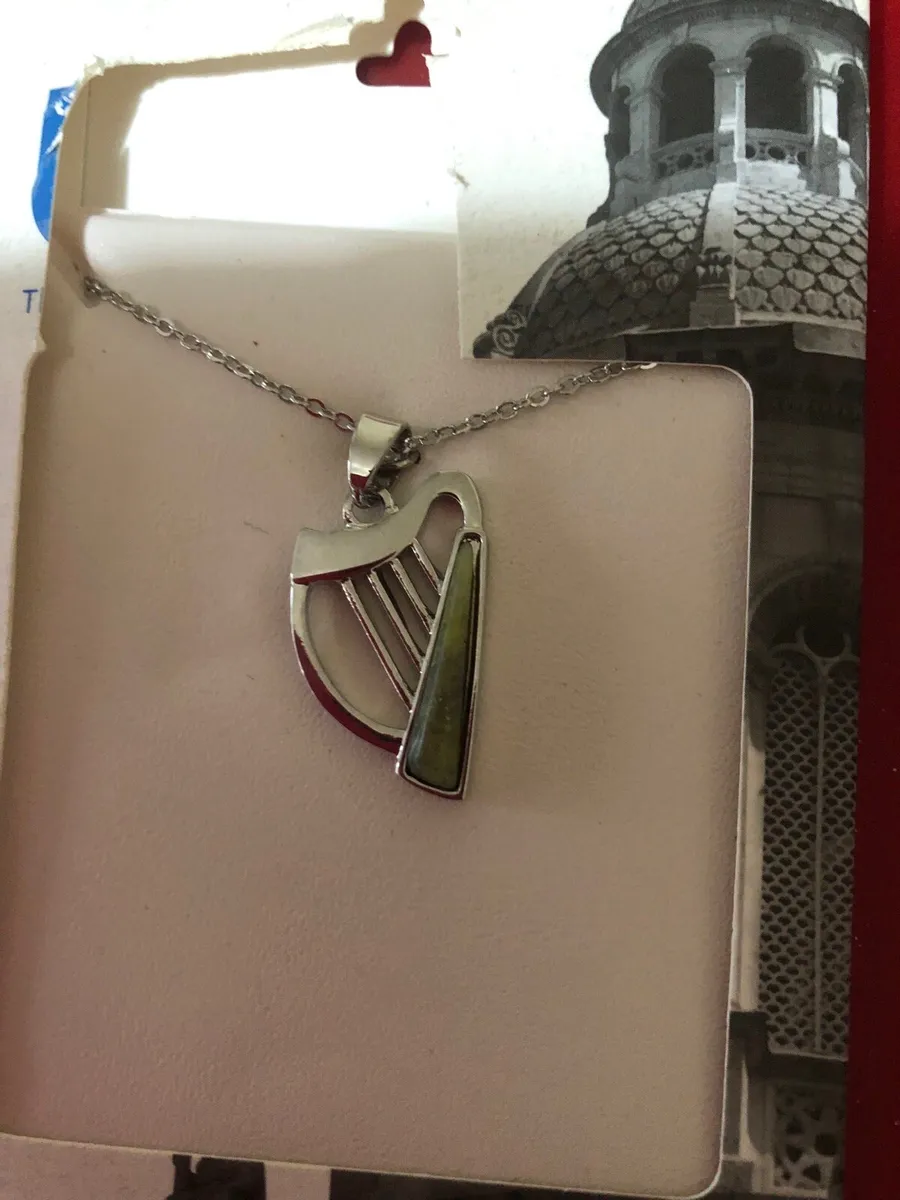Ladies stunning sliver necklace €25 - Image 2