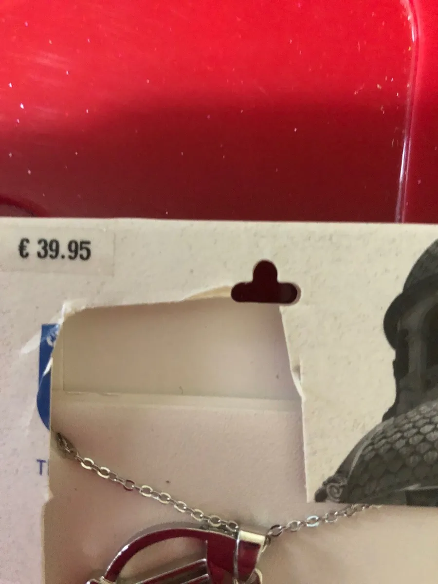 Ladies stunning sliver necklace €25 - Image 3