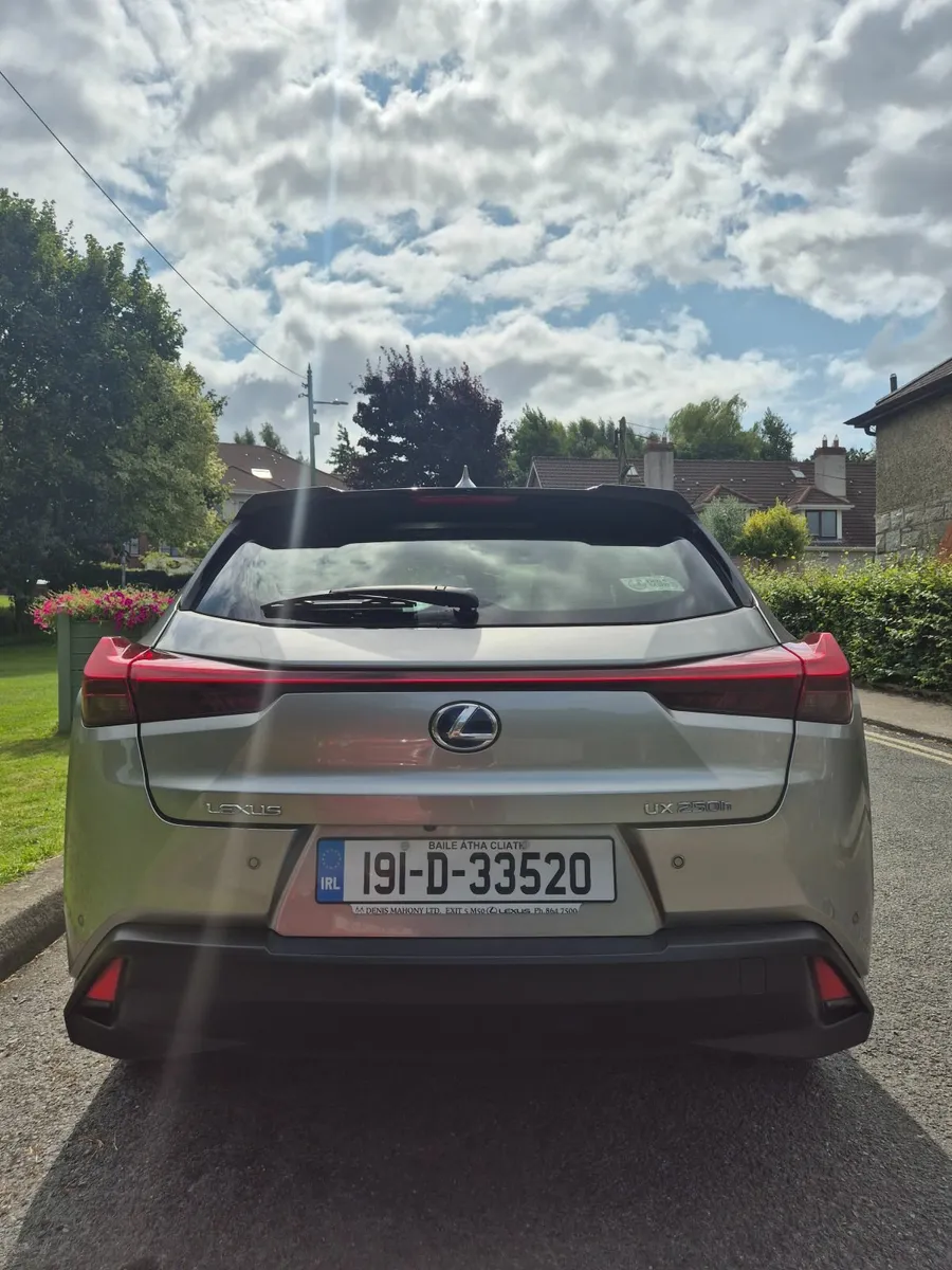 Lexus UX 2019 - Image 4
