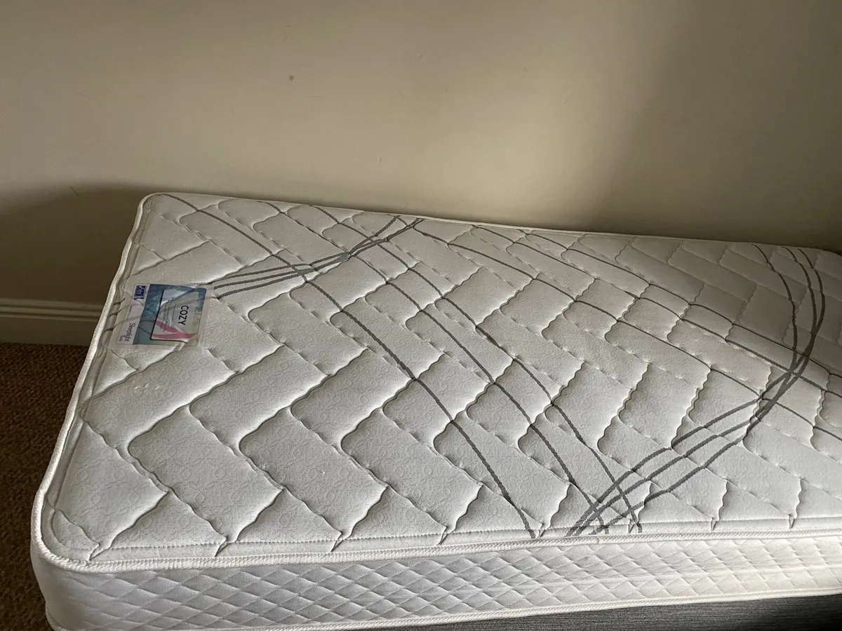 Bed - Image 1