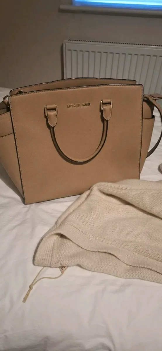 Handbag
