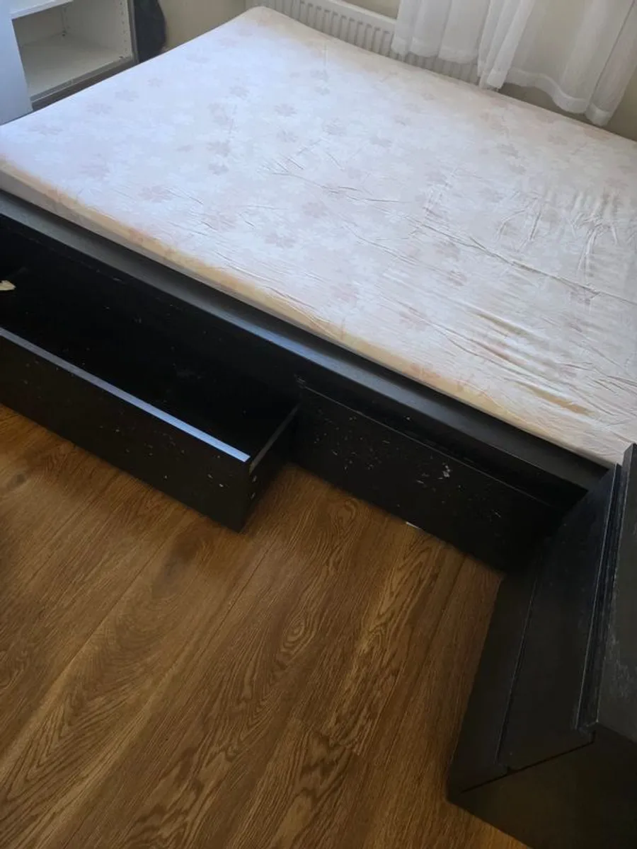 double bed - Image 1