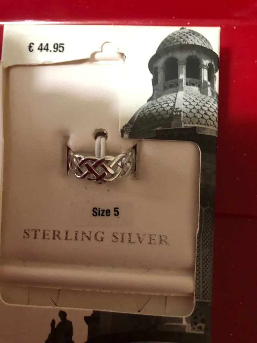 Child’s sliver ring size 5 €25 - Image 1
