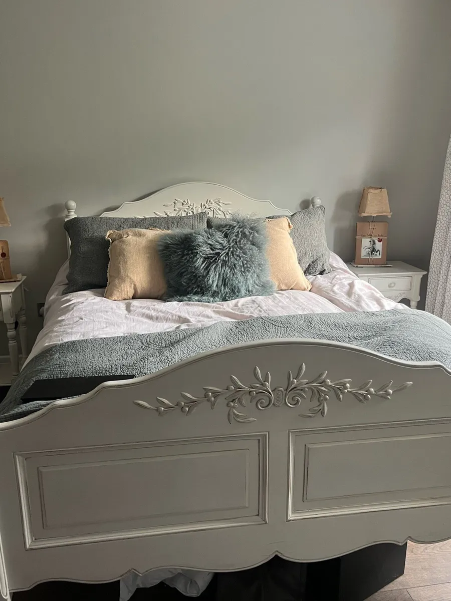 Bedroom Furniture French style White carved Double - Image 1