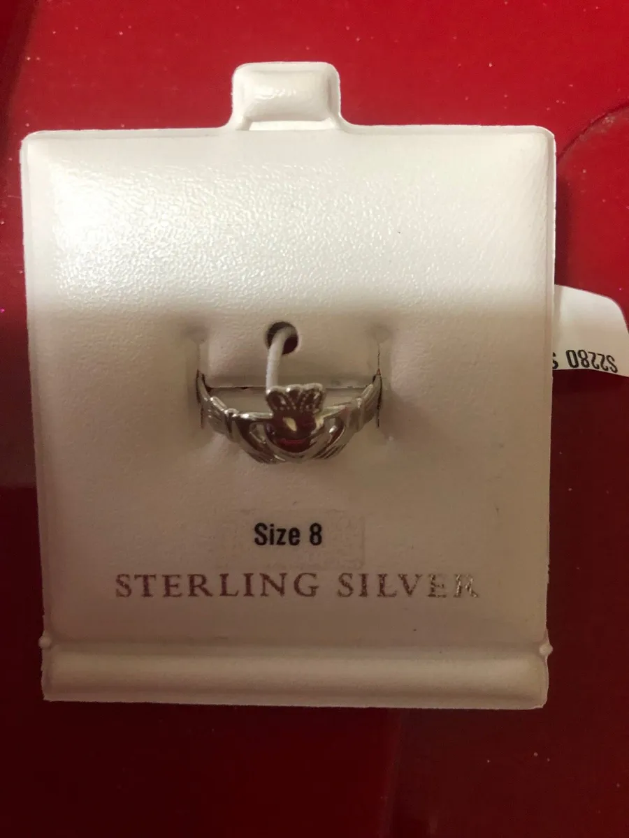 Ladies sliver claddagh  ring size 8 €25 - Image 1
