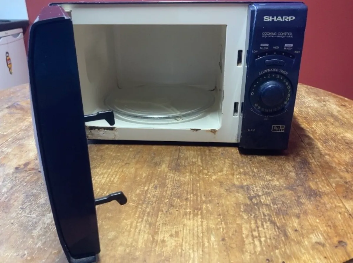 Sharp Microwave Oven - Image 3
