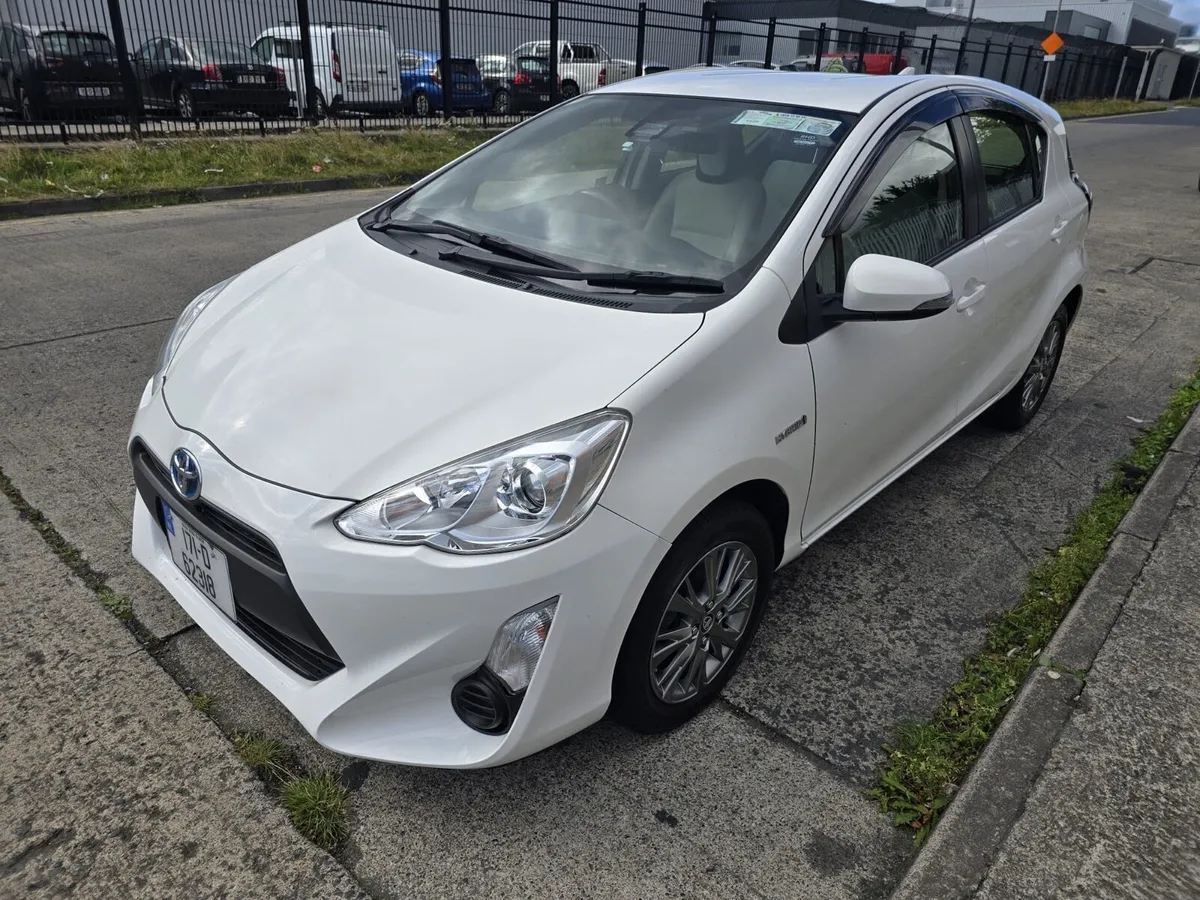 Toyota Aqua 2017 - Image 2
