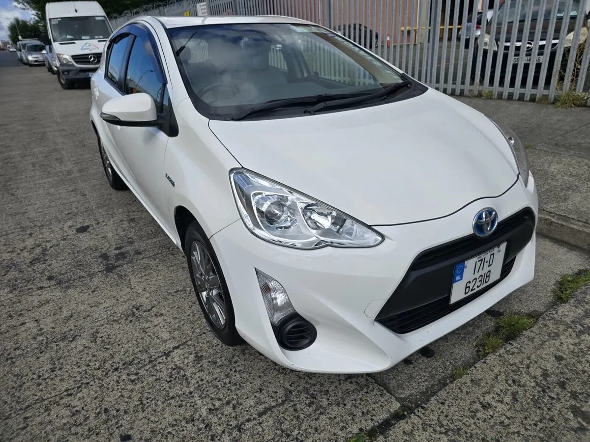 Toyota Aqua 2017 - Image 3