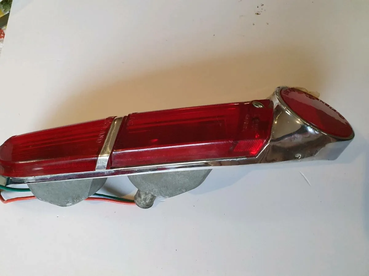 1965 E Type Jaguar rear light - Image 4