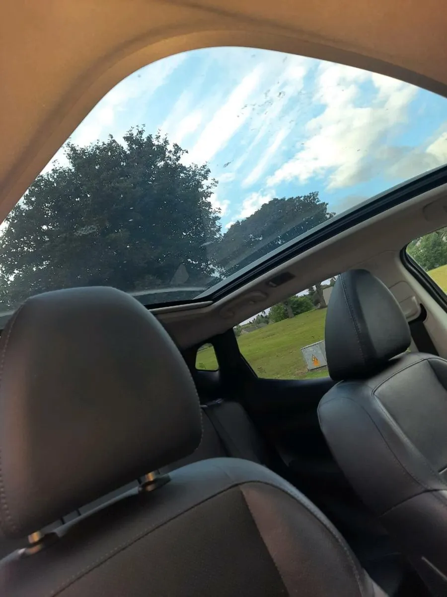 Car - Image 2