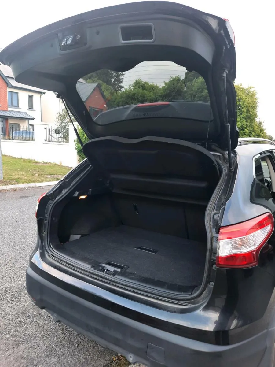 Car - Image 3
