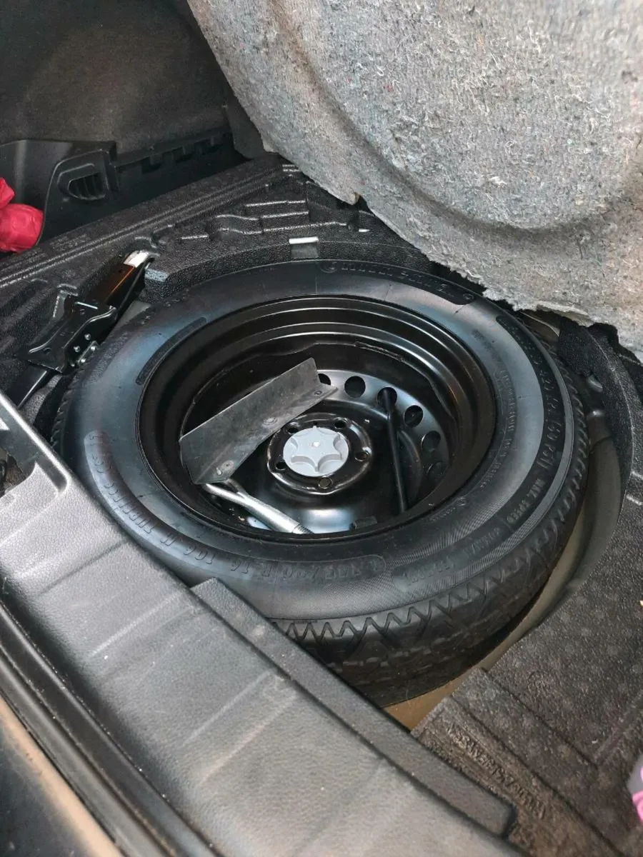 Car - Image 4