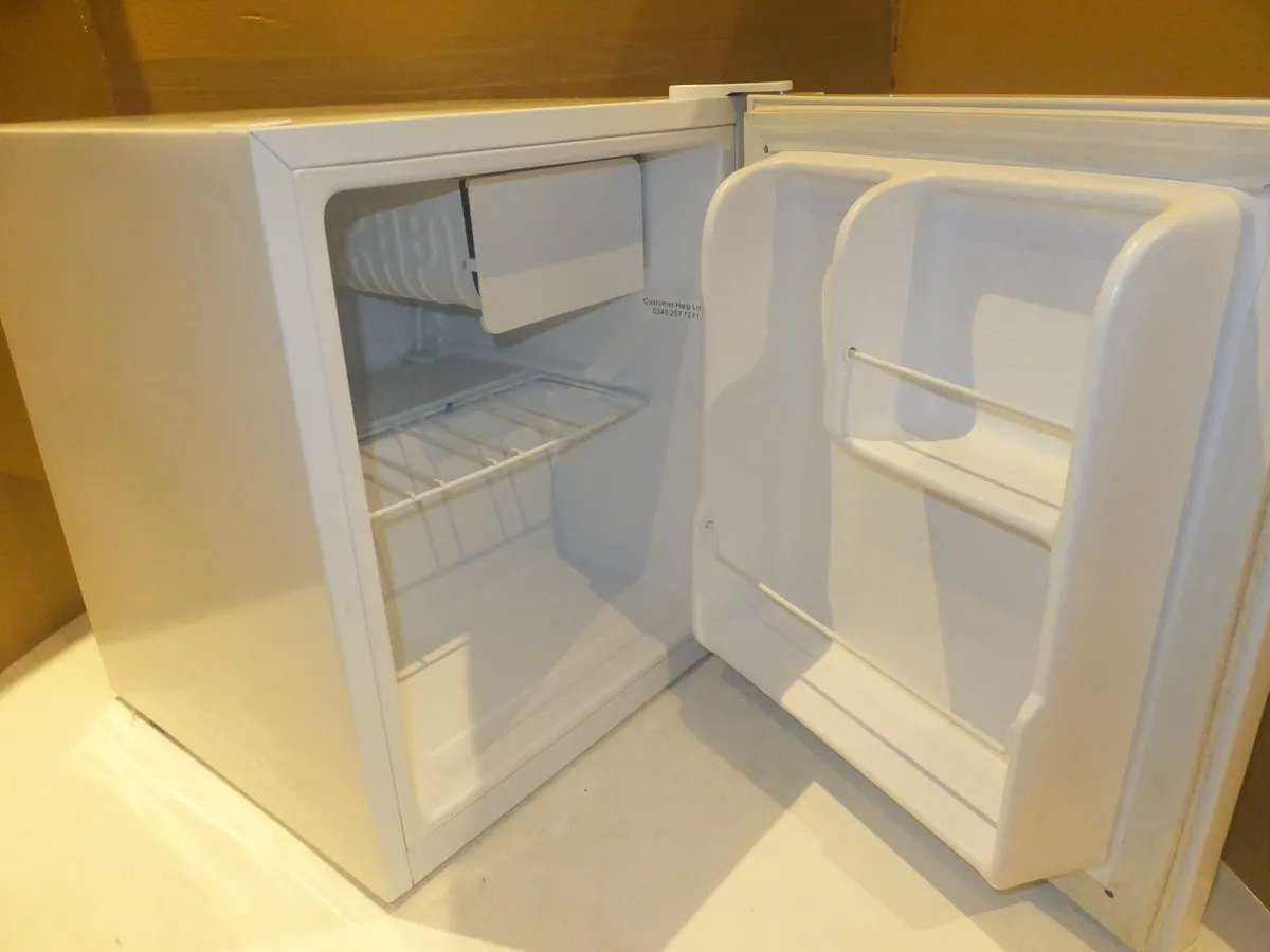 Mini fridge - Image 1