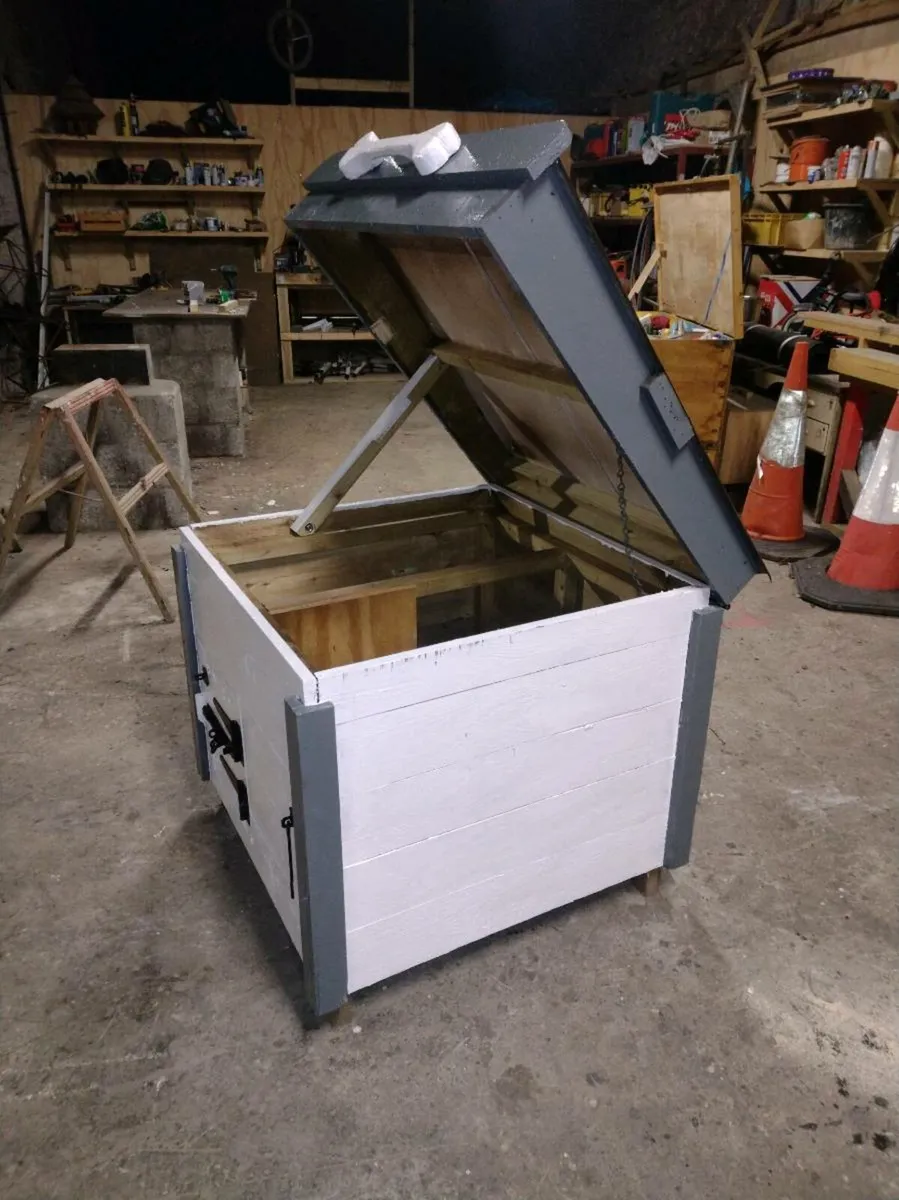 Dog House - Image 4