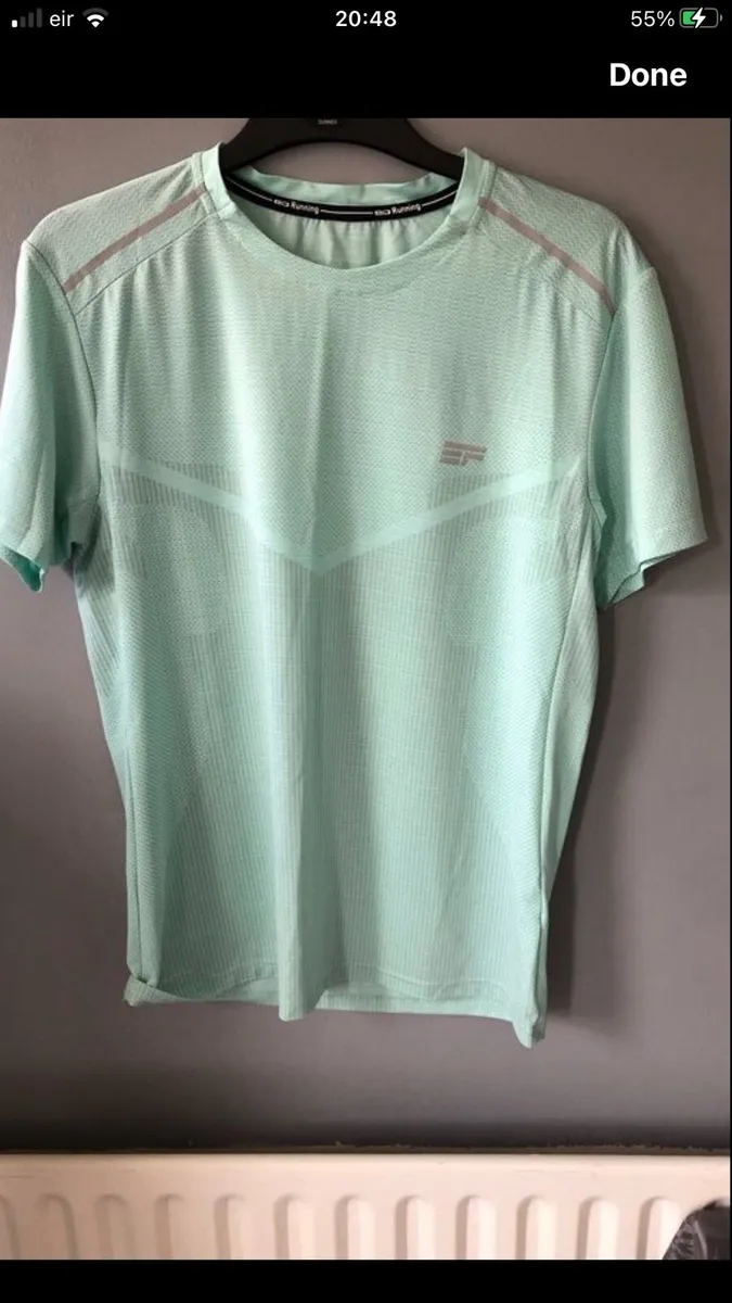 Mens top size S €5 - Image 3