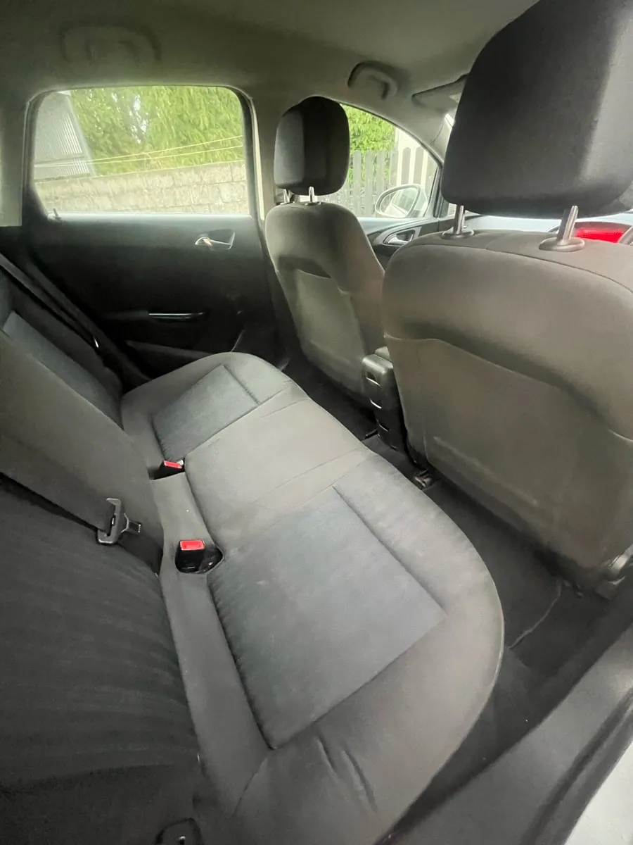 Opel Astra - Image 4