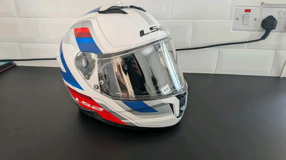 LS2 motorcycle helmet M Medium & pinlock - Image 1
