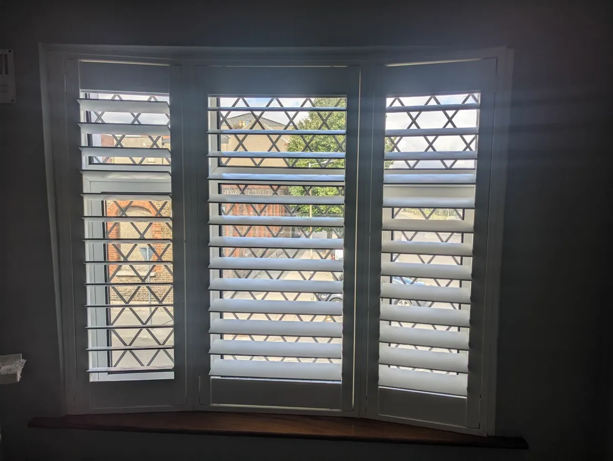 Shutter blinds (5 windows ) - Image 4