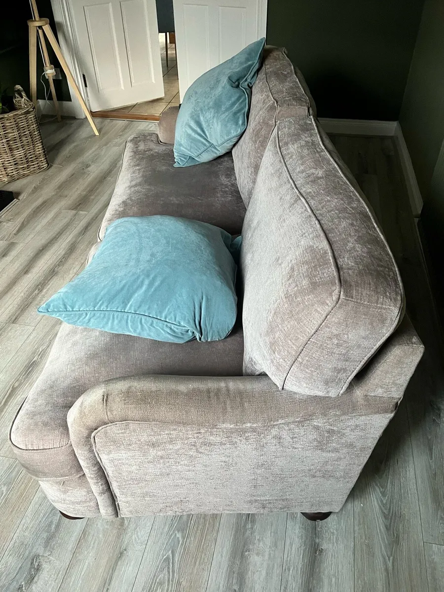 Couch for Sale - Image 4