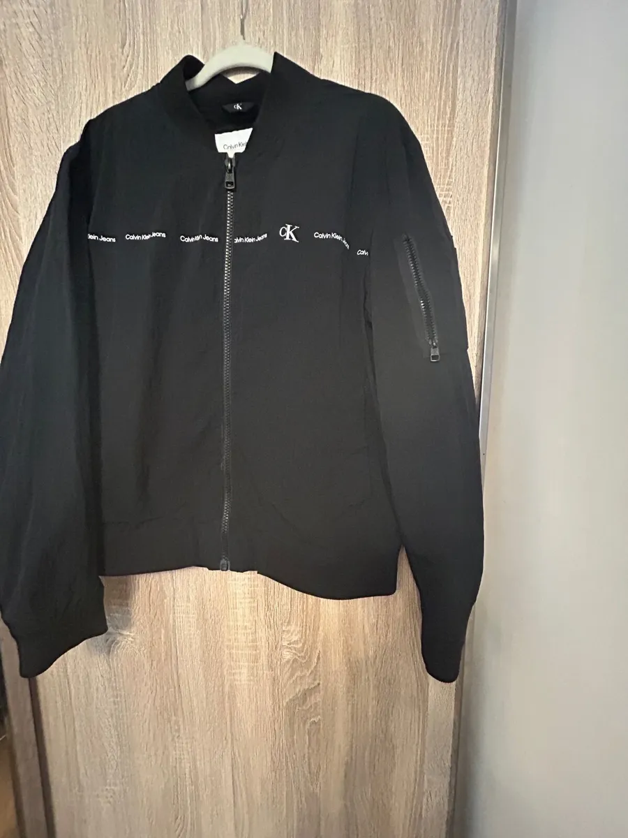 Mens Calvin Klein jacket size L original - Image 4