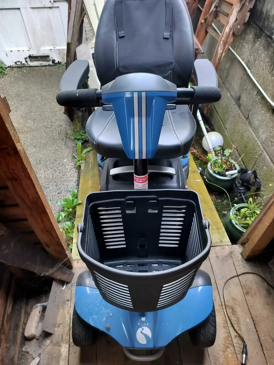 Mobility scooter - Image 1