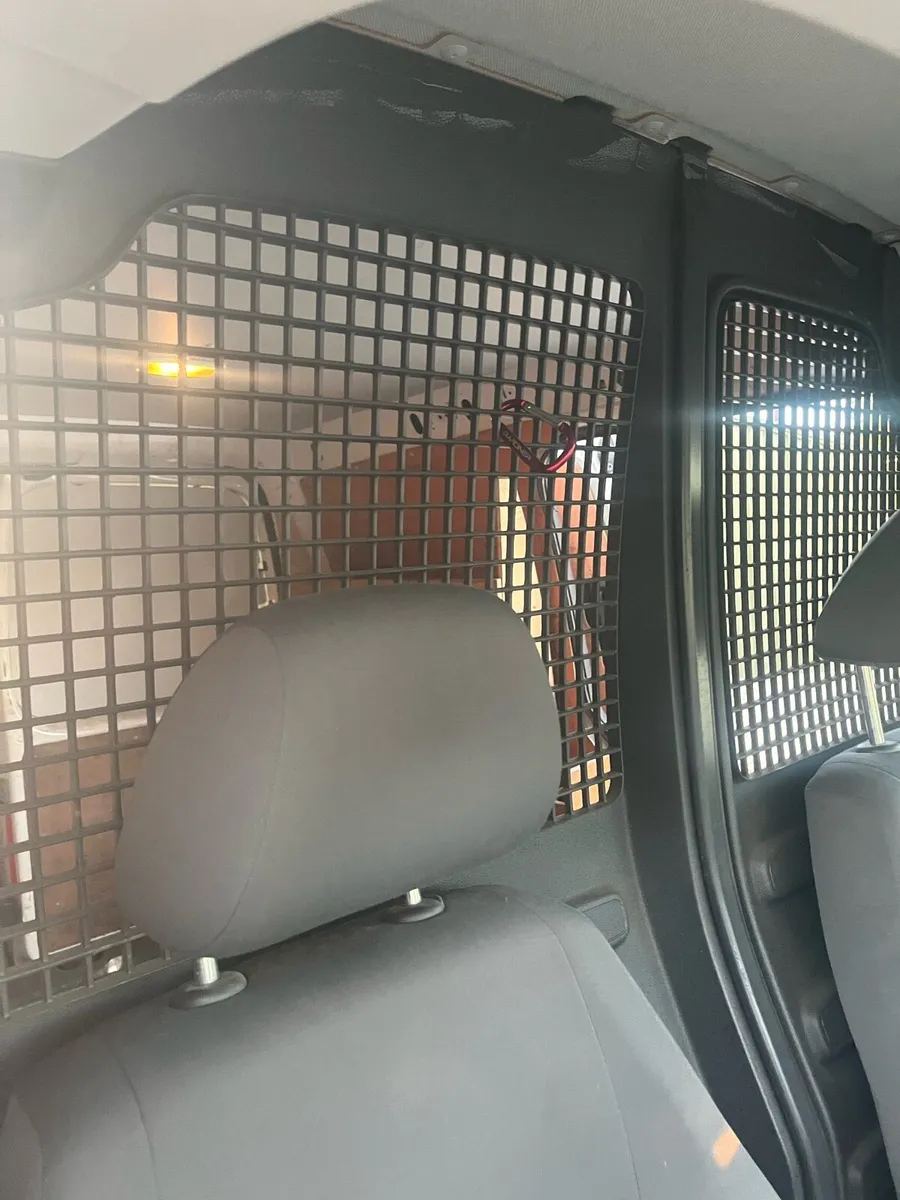 151 Vw caddy 1.6 tdi - Image 4