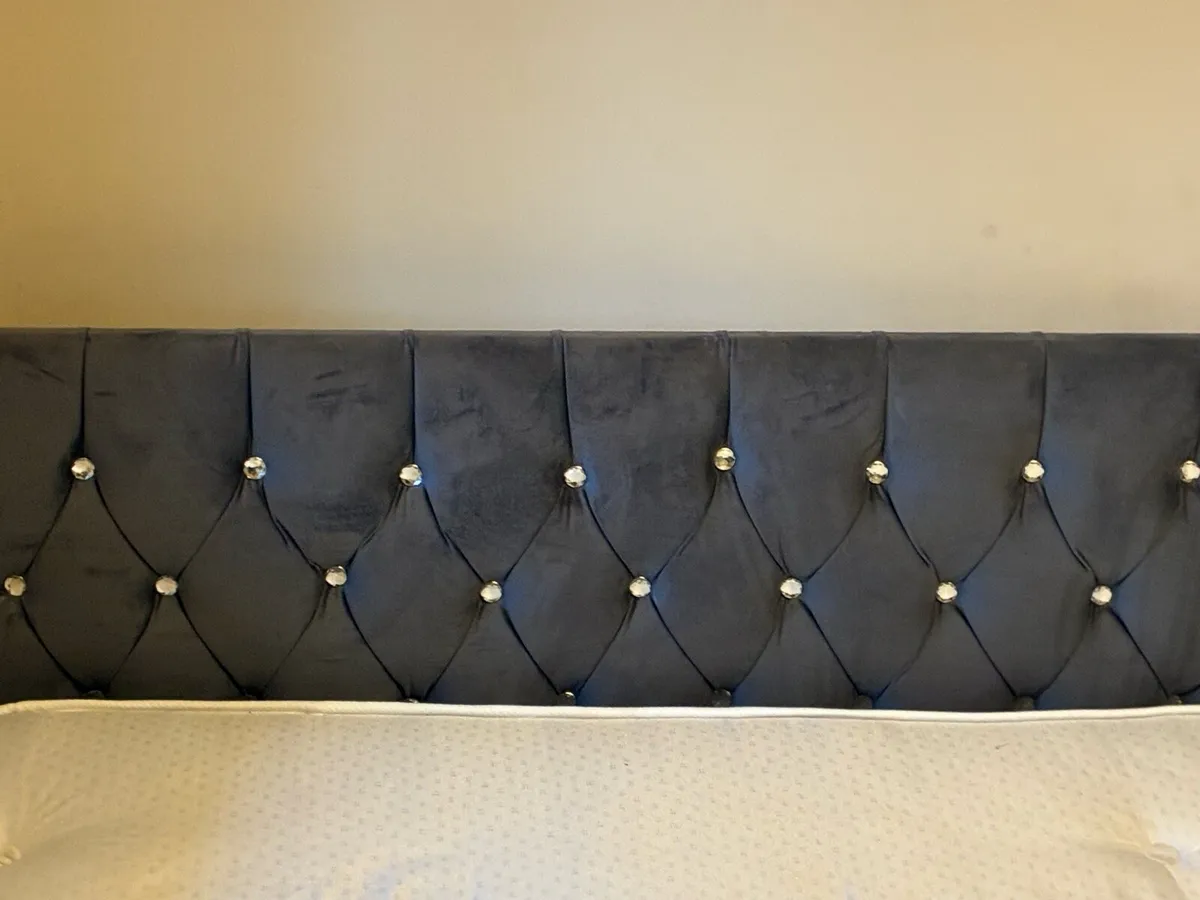 Bed base & mattress - Image 2
