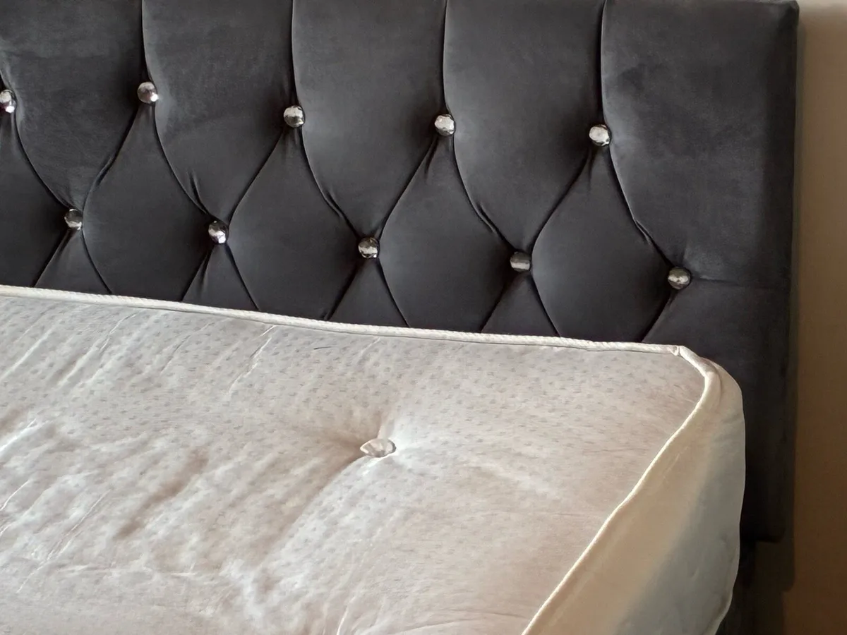 Bed base & mattress - Image 4