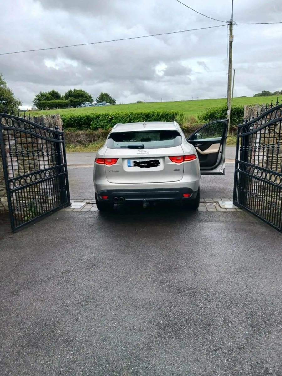 Car - Image 2