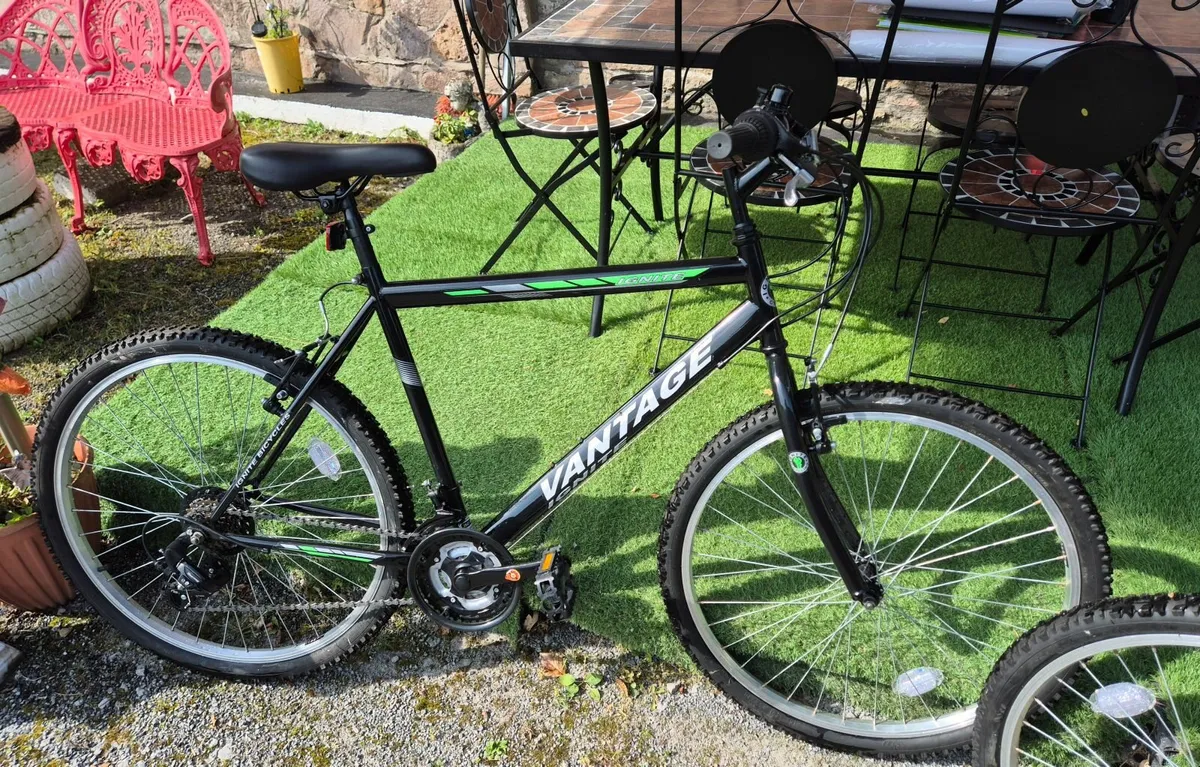 Mens and women's bikes - Image 1
