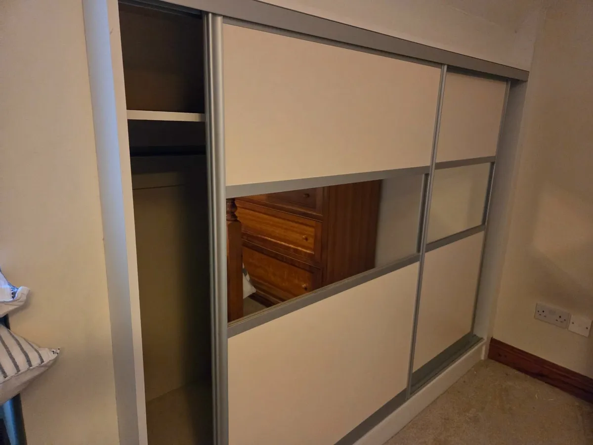 Wardrobe - Image 4