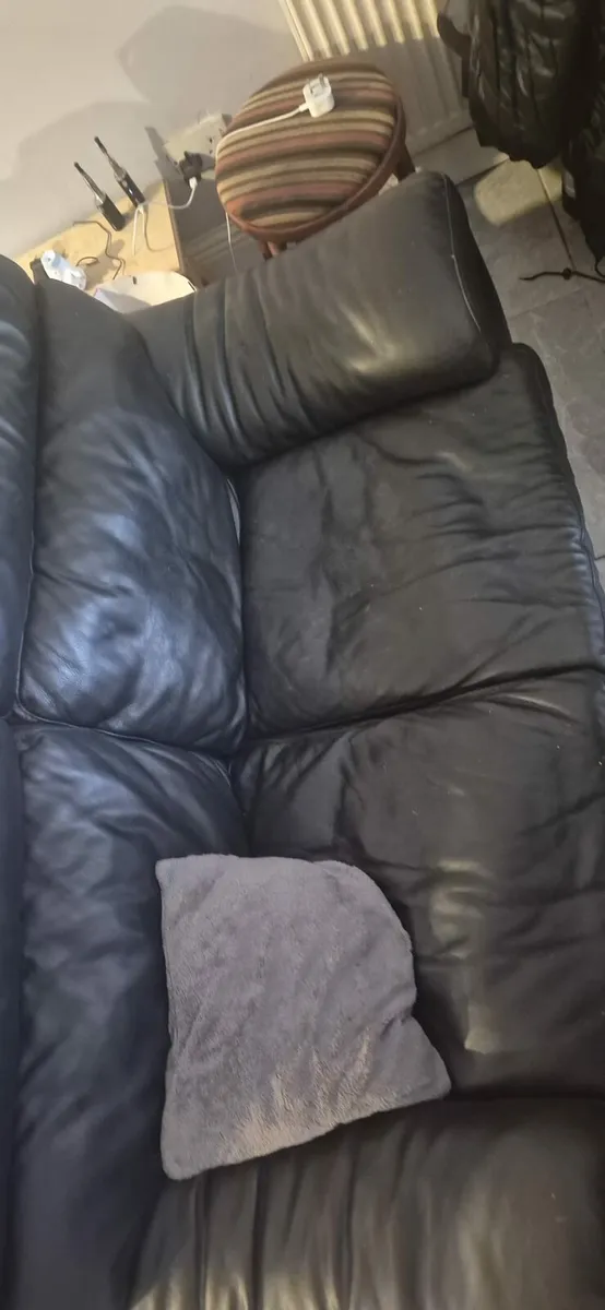 3 seater & 2 seater sofa - Image 2