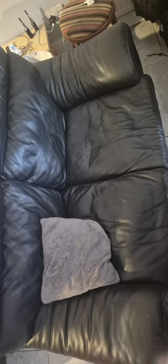 3 seater & 2 seater sofa - Image 3