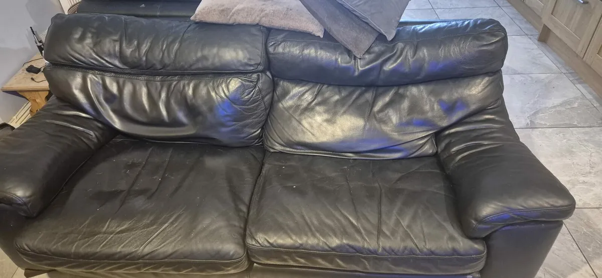 3 seater & 2 seater sofa - Image 1