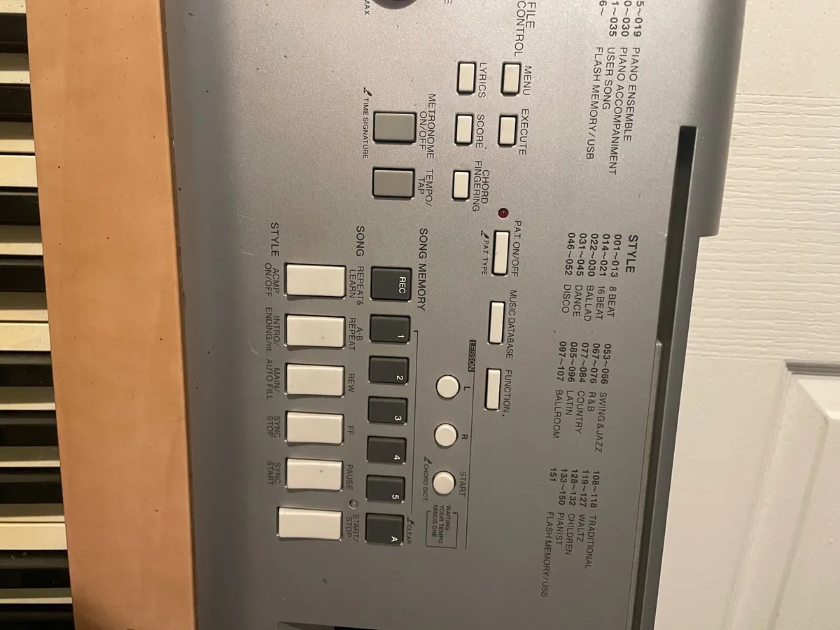Yamaha electronic keyboard - Image 1