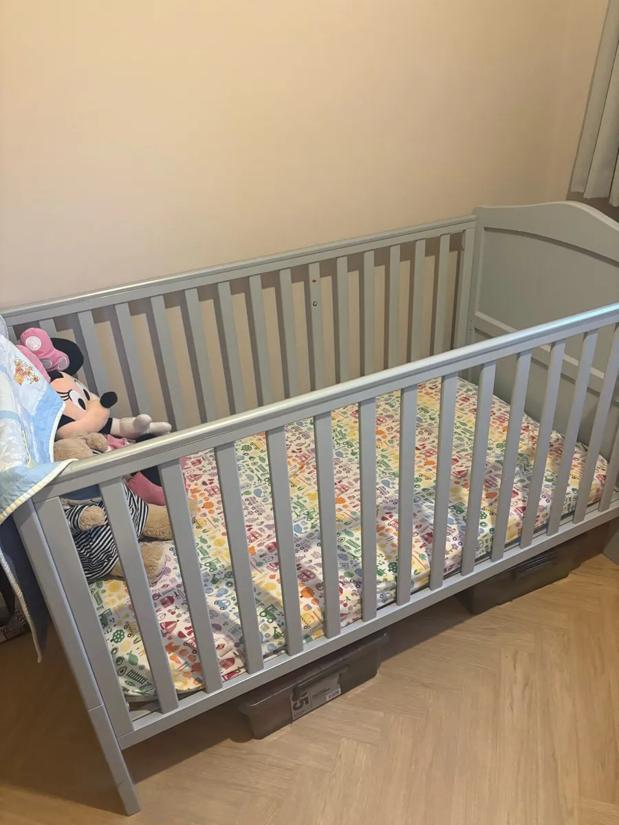 Nested Sorrento wooden cot grey - Image 1