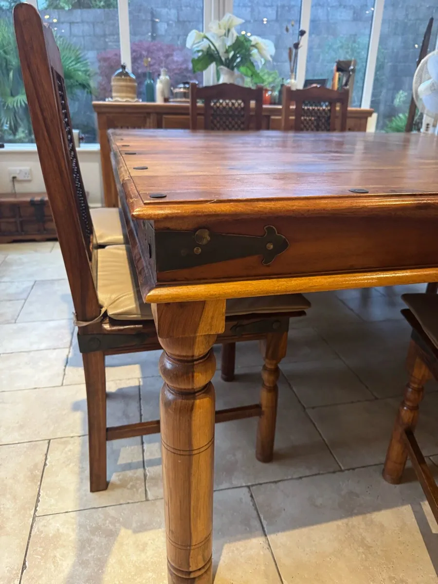 Large dining room table - Image 1