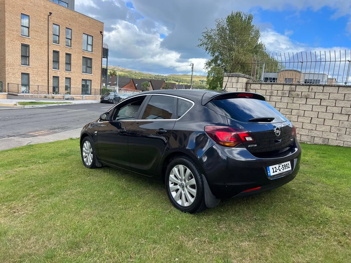 Opel Astra diesel new Nct today - Image 4