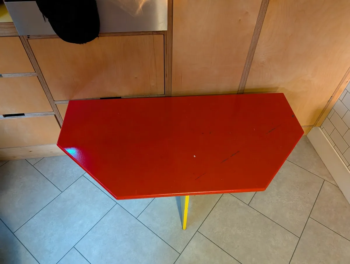 Children's desk - Image 2