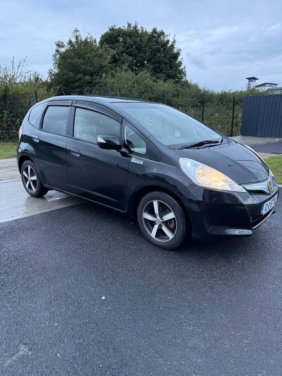 Honda Fit 1.3 Hybrid Nct 6/26 tax 5/26 - Image 1