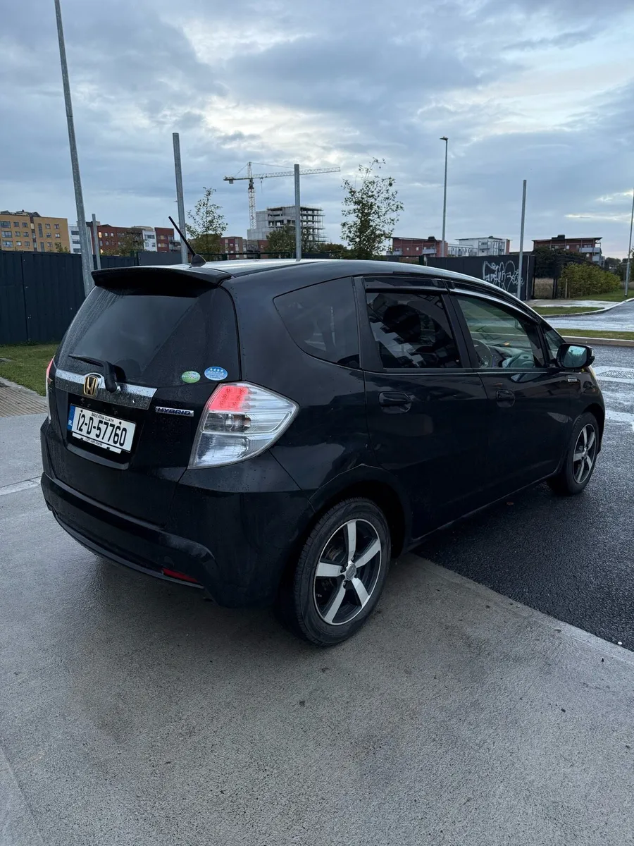 Honda Fit 1.3 Hybrid Nct 6/26 tax 5/26 - Image 2