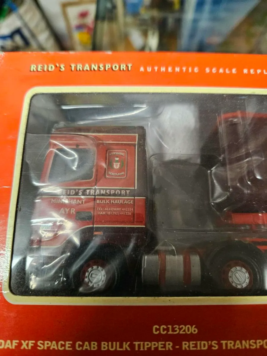Corgi DAF Tractor Unit and Bulk Tipper Trailer - Image 3