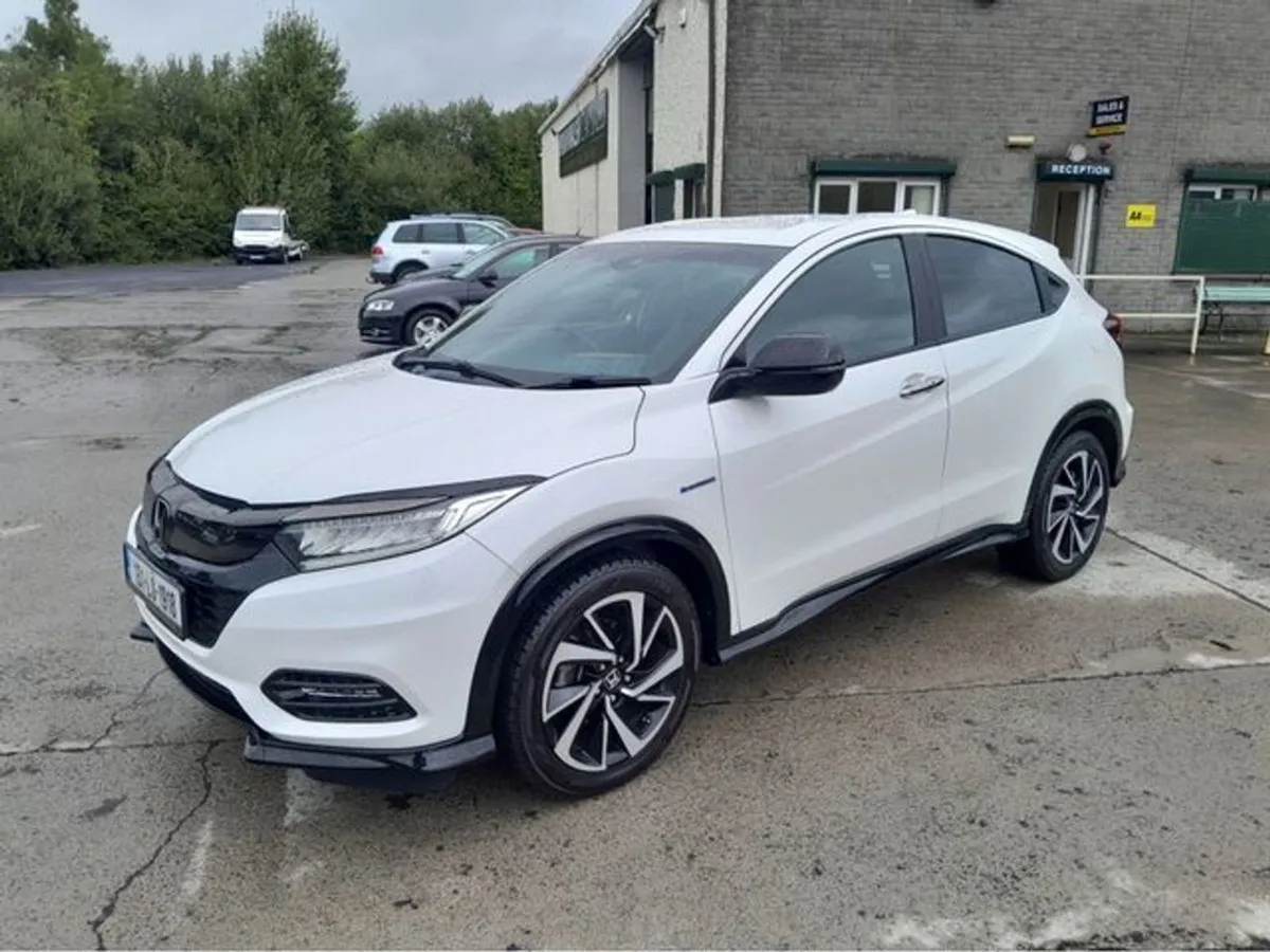 Honda Vezel 1.5 RS - Image 2