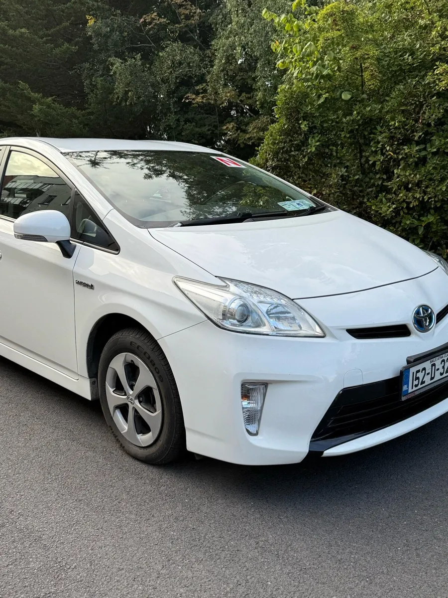 Toyota Prius 2015 - Image 2