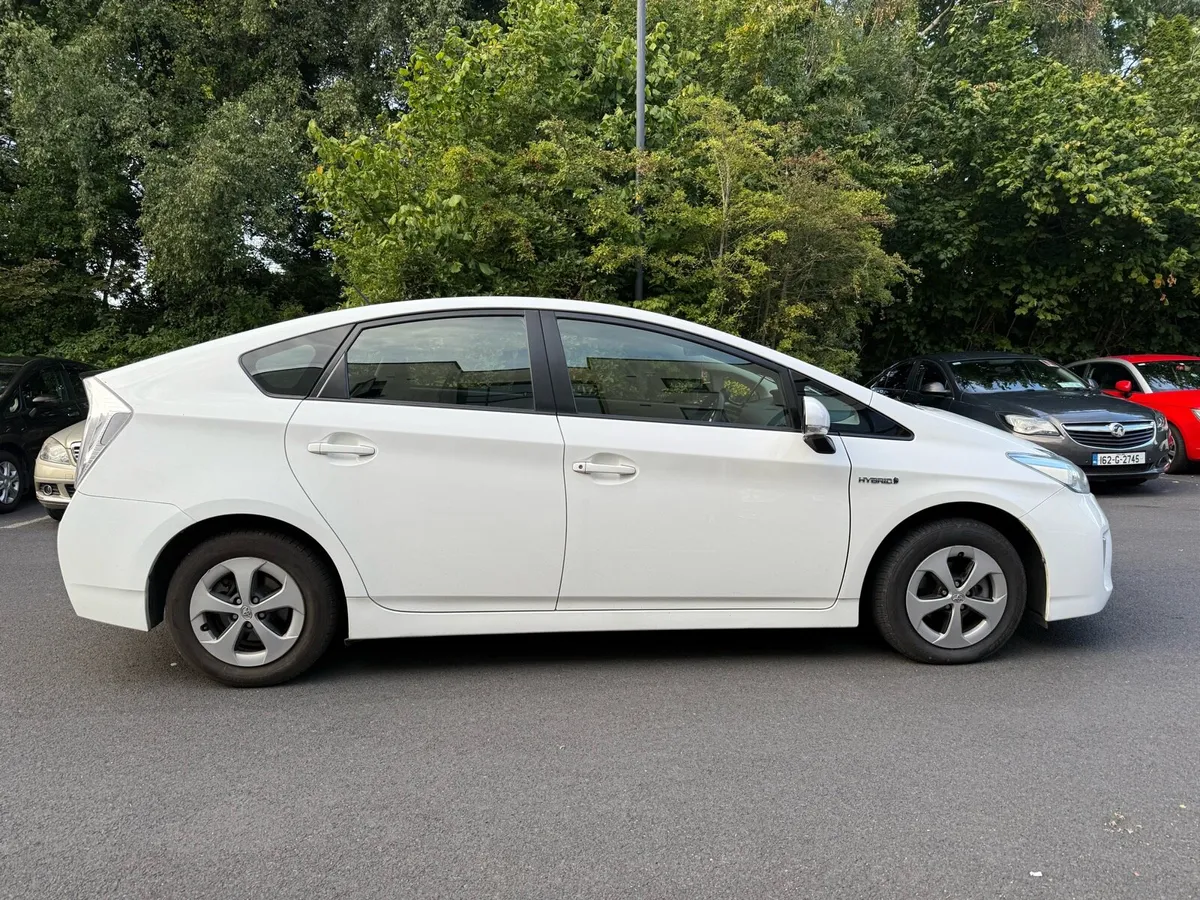 Toyota Prius 2015 - Image 3