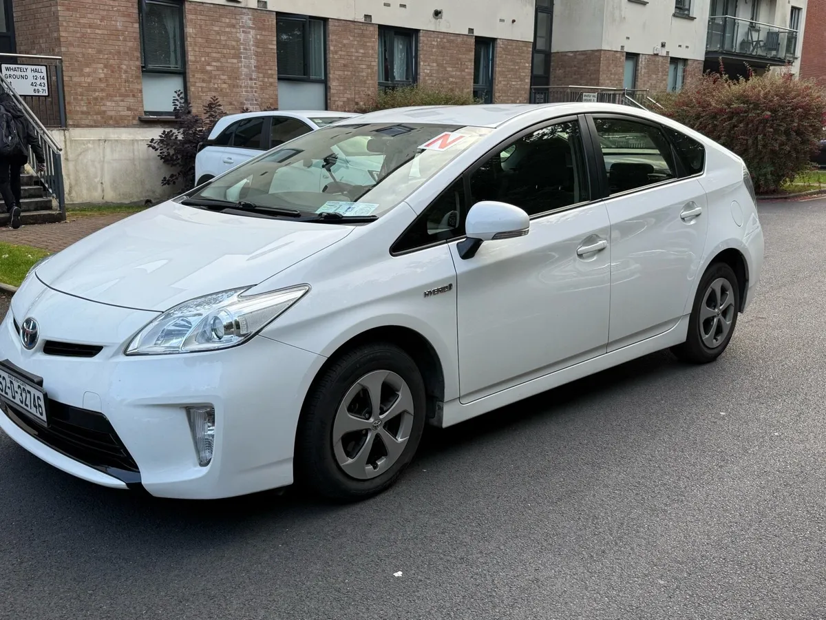 Toyota Prius 2015 - Image 4