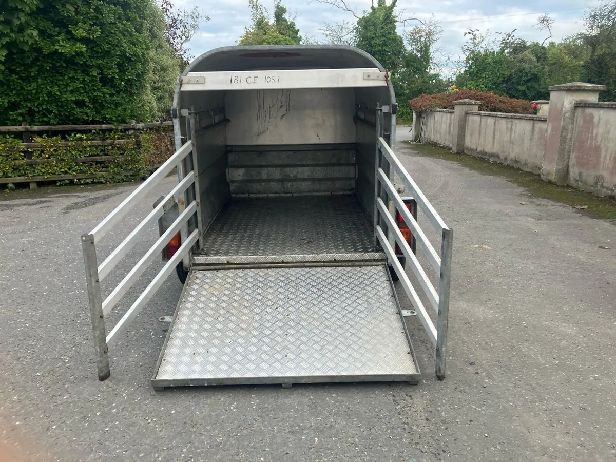 A Trailer - Image 4