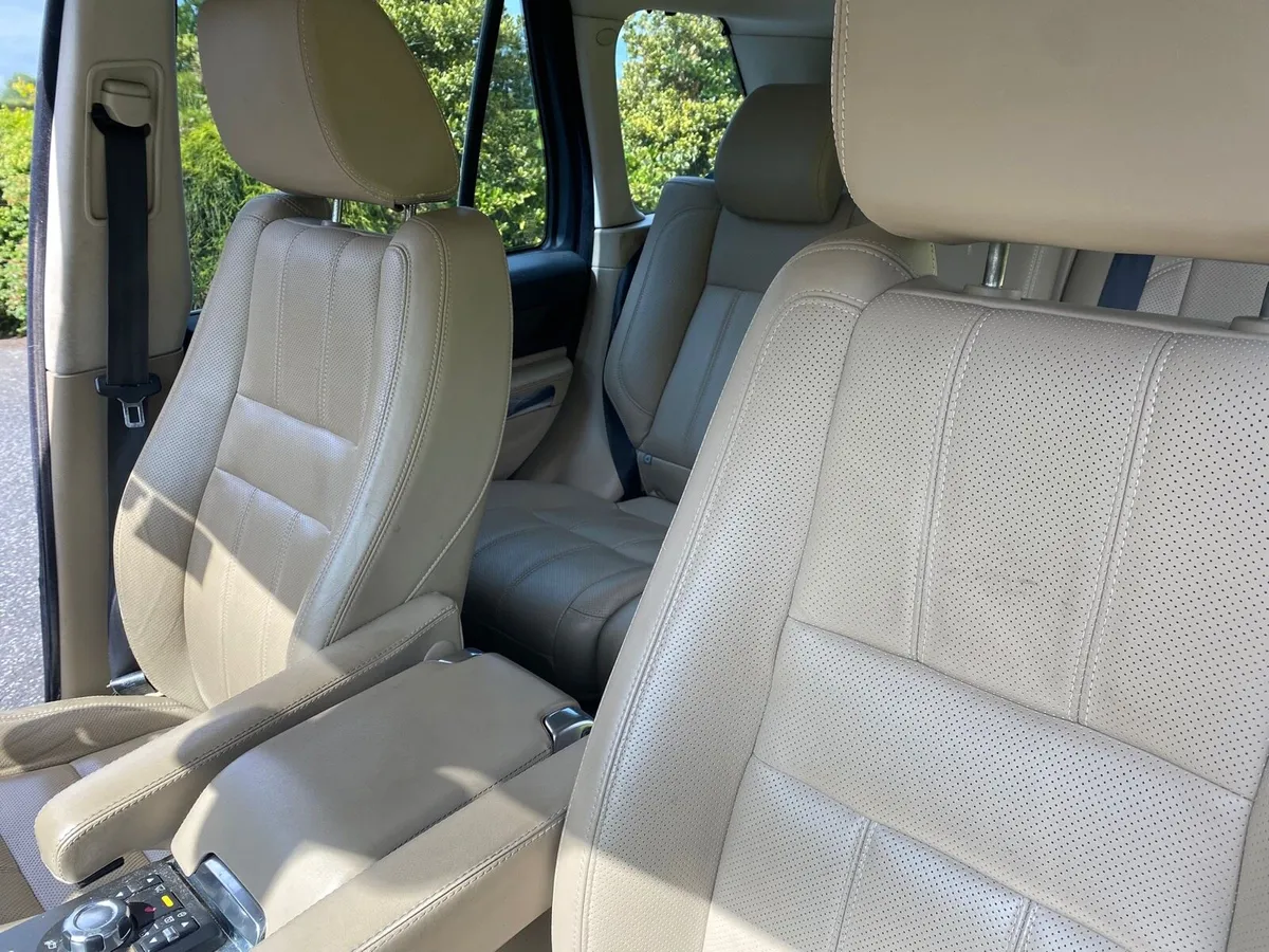 2011 Range Rover Sport - Image 2